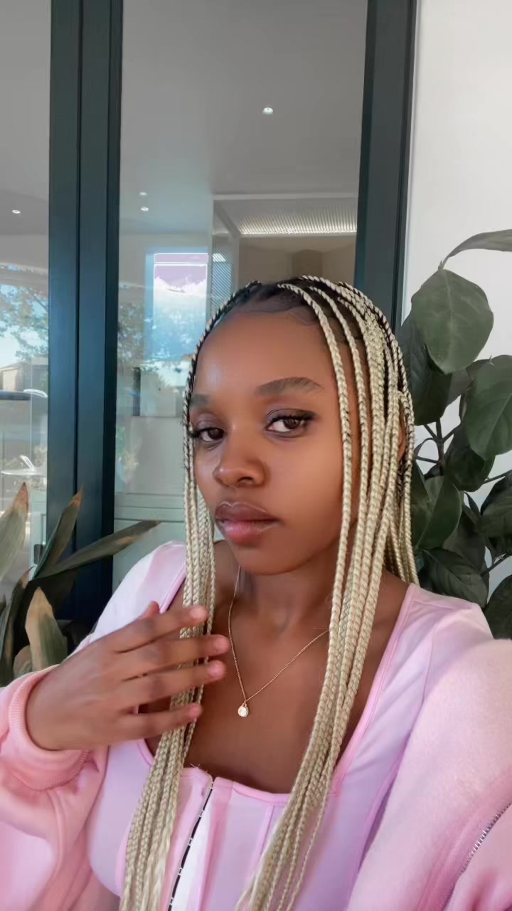 @khumeshna Nxumalo