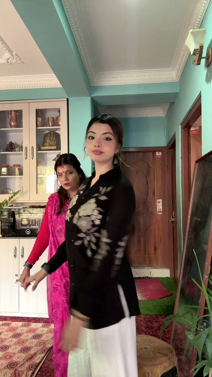 @Saru neupane❤️😘