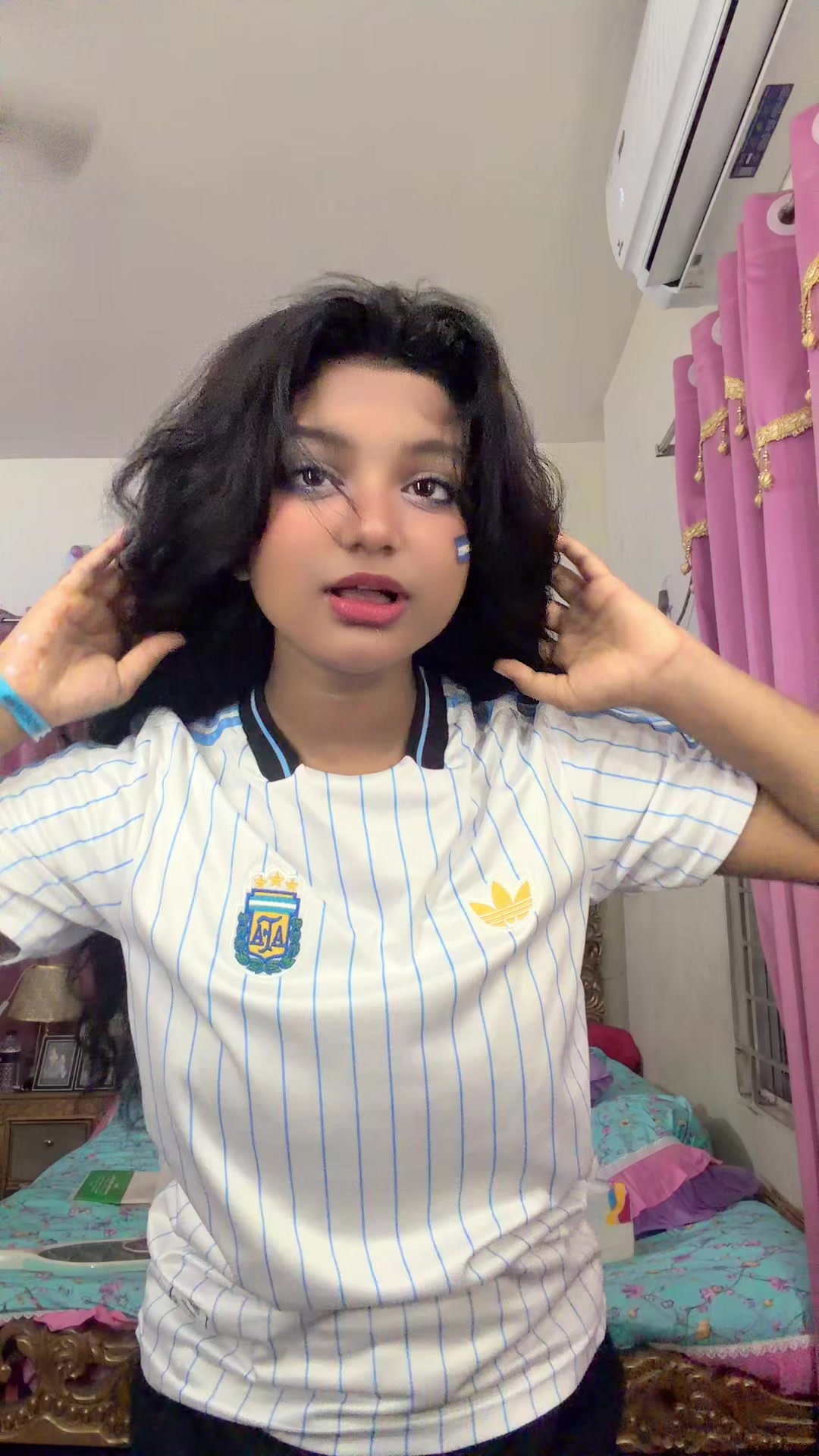 @Sara Vlogs