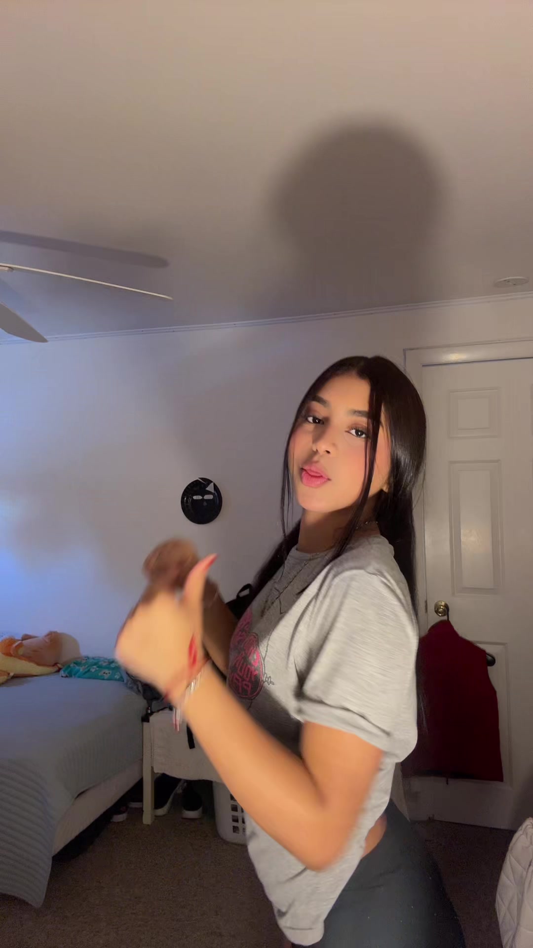 @VALERIA🦦