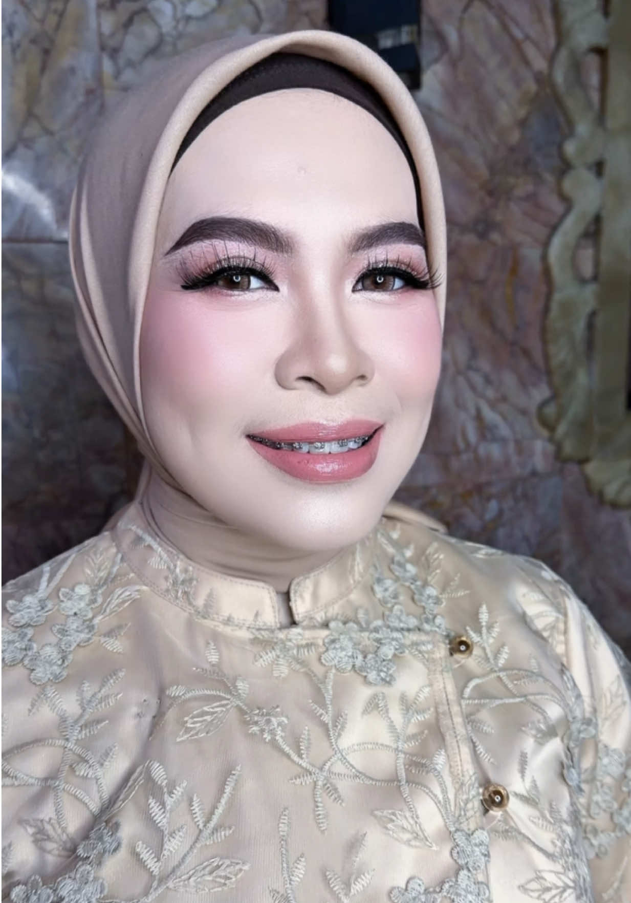 @Glammors_makeup