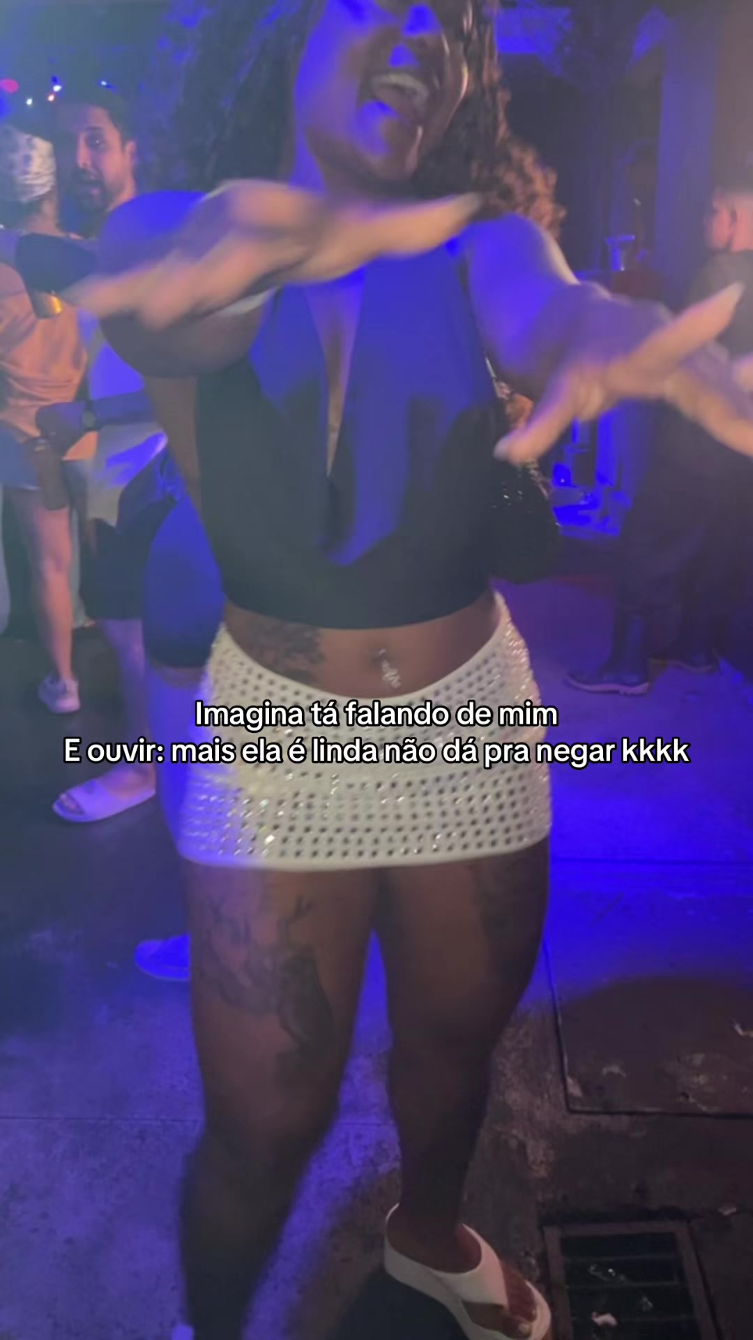 @Vickybrito A preta rara🧜🏾&zwj;♀️