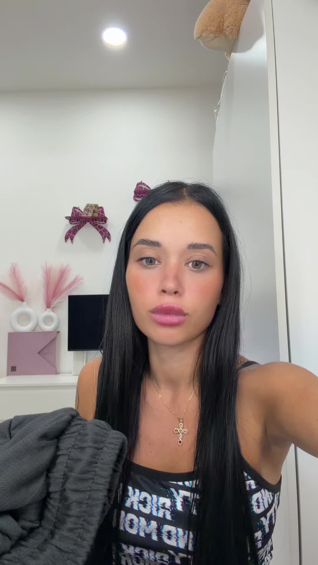 @tonyesara