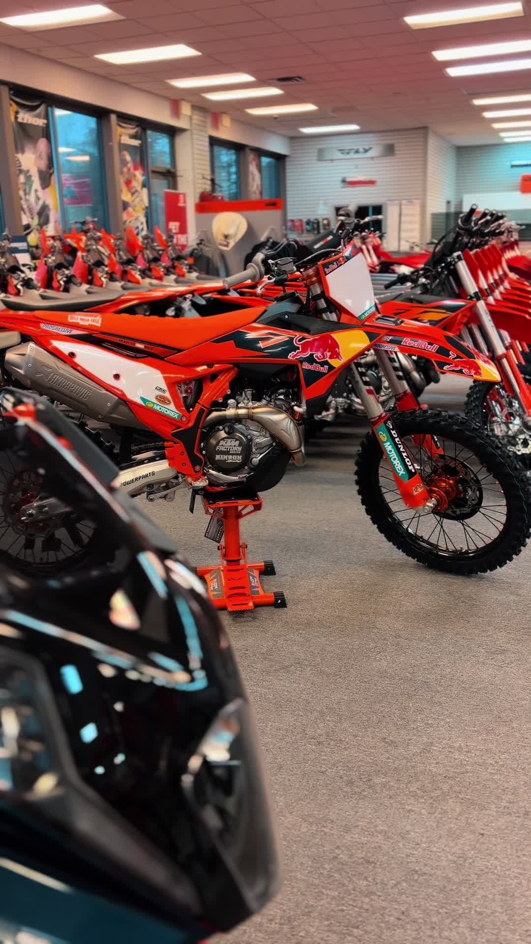 @Magic Racing