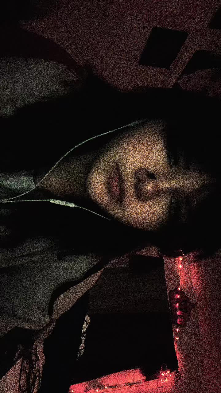 @Luna🤯