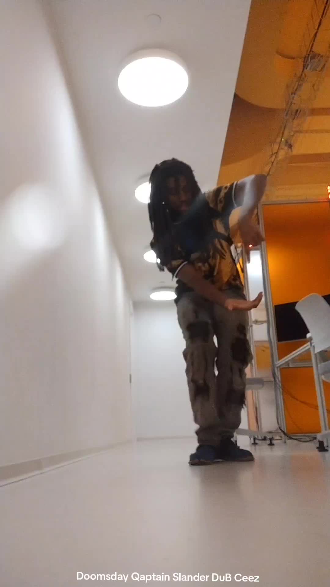 @🥶Qaptain Slander q🕛tinues🏮