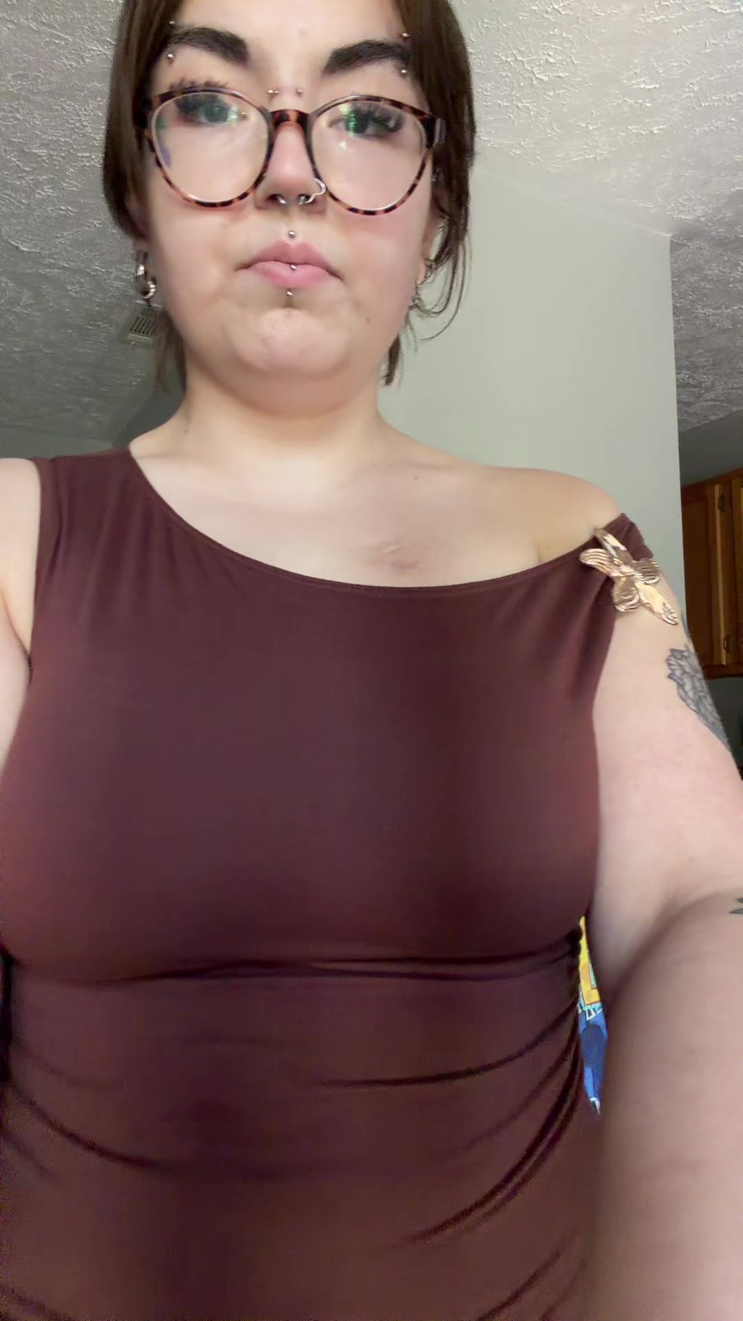 @thequeervomit