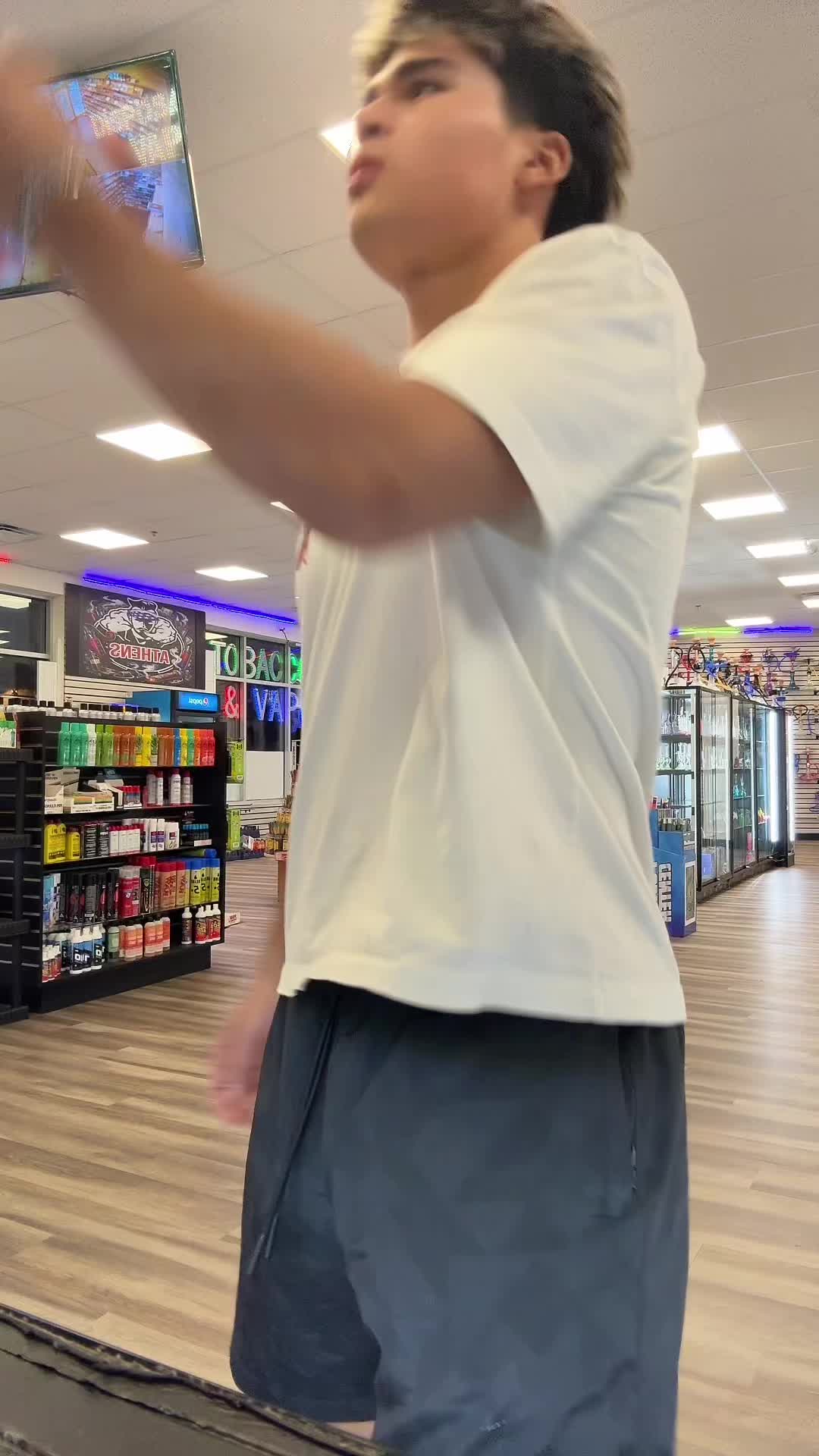 @Mo
