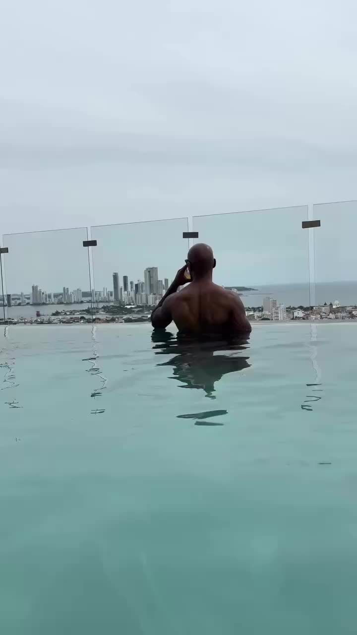 @taronecowan