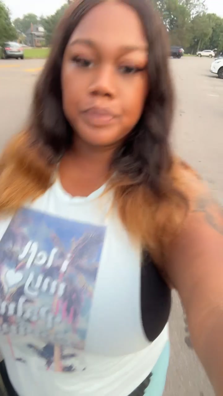 @The_Real_Lo
