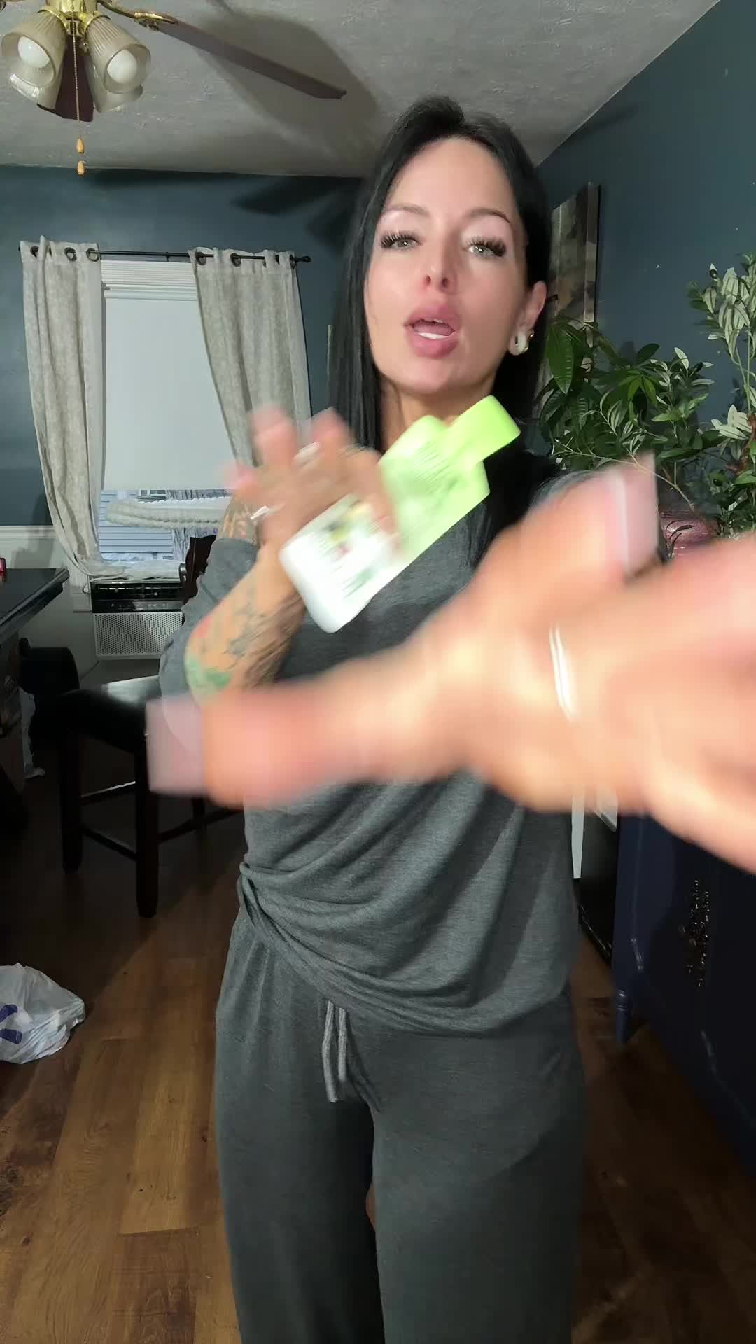 @To0thlessQueen💋