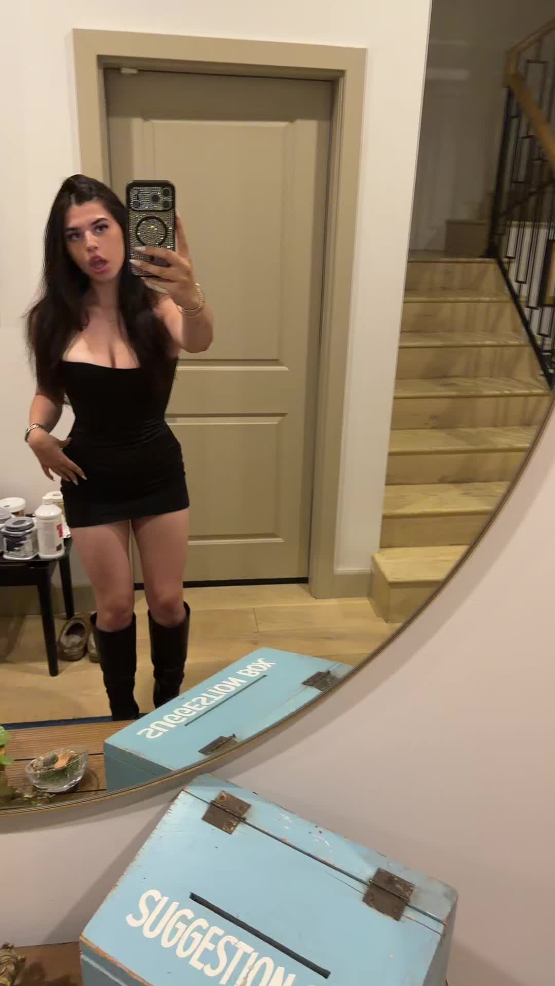@ZOE SCHWARTZ