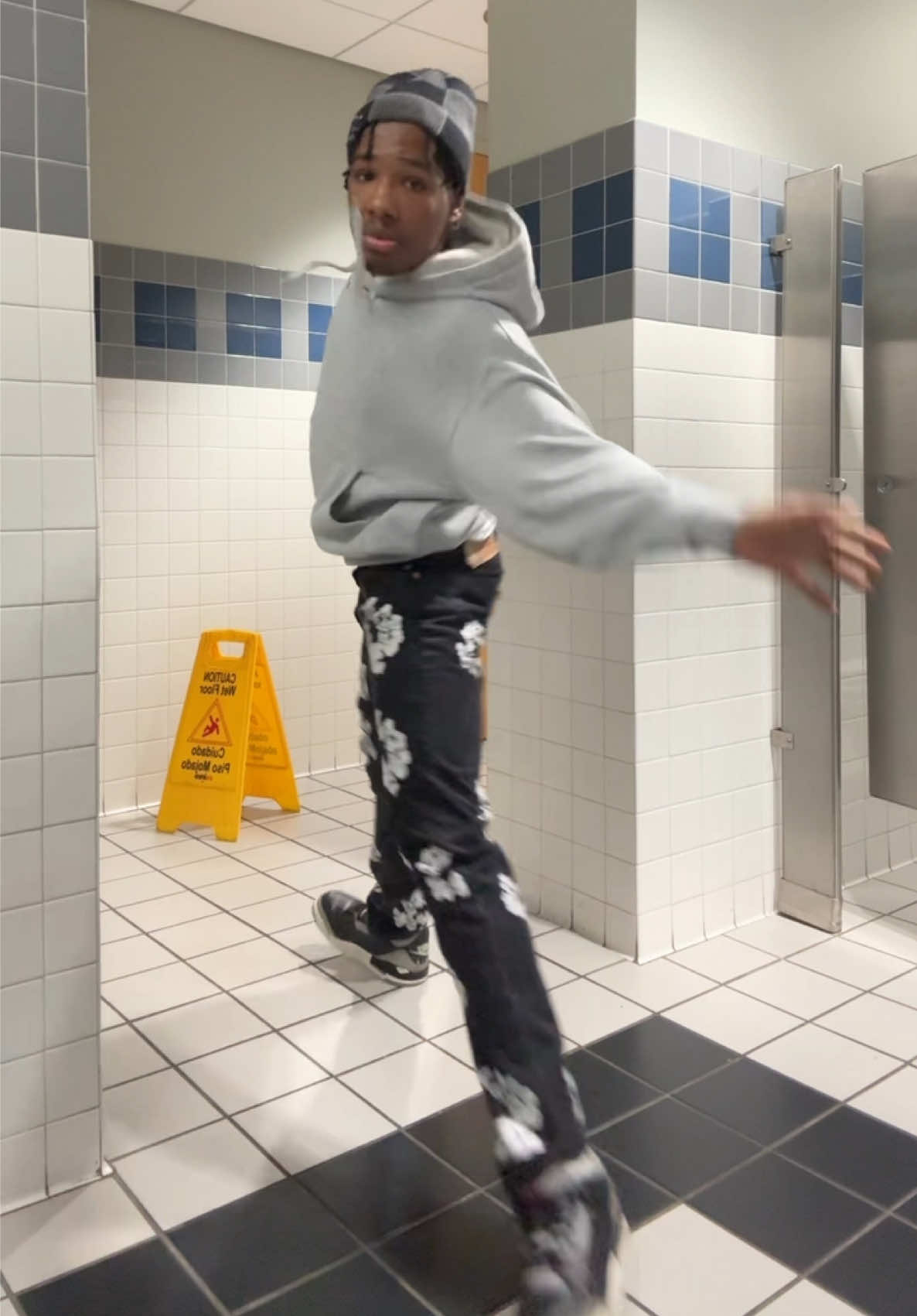 @Jay🖤.