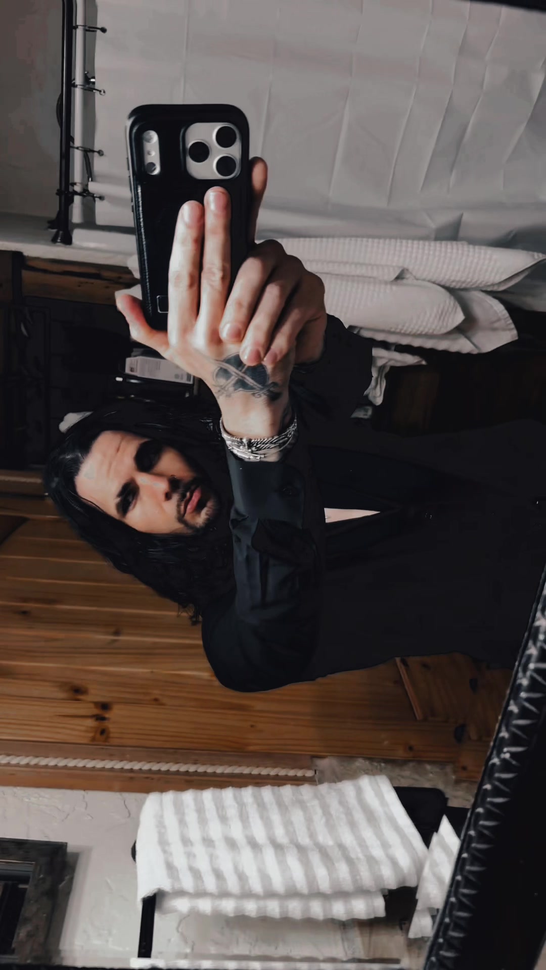 @Adrian🖤⚔️💜