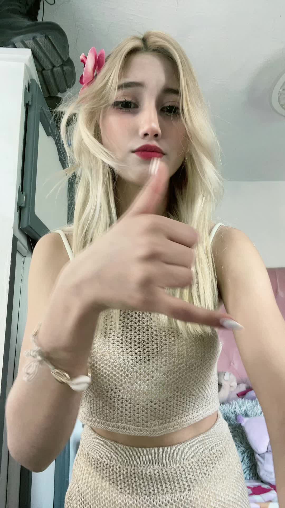 @lelepoxy