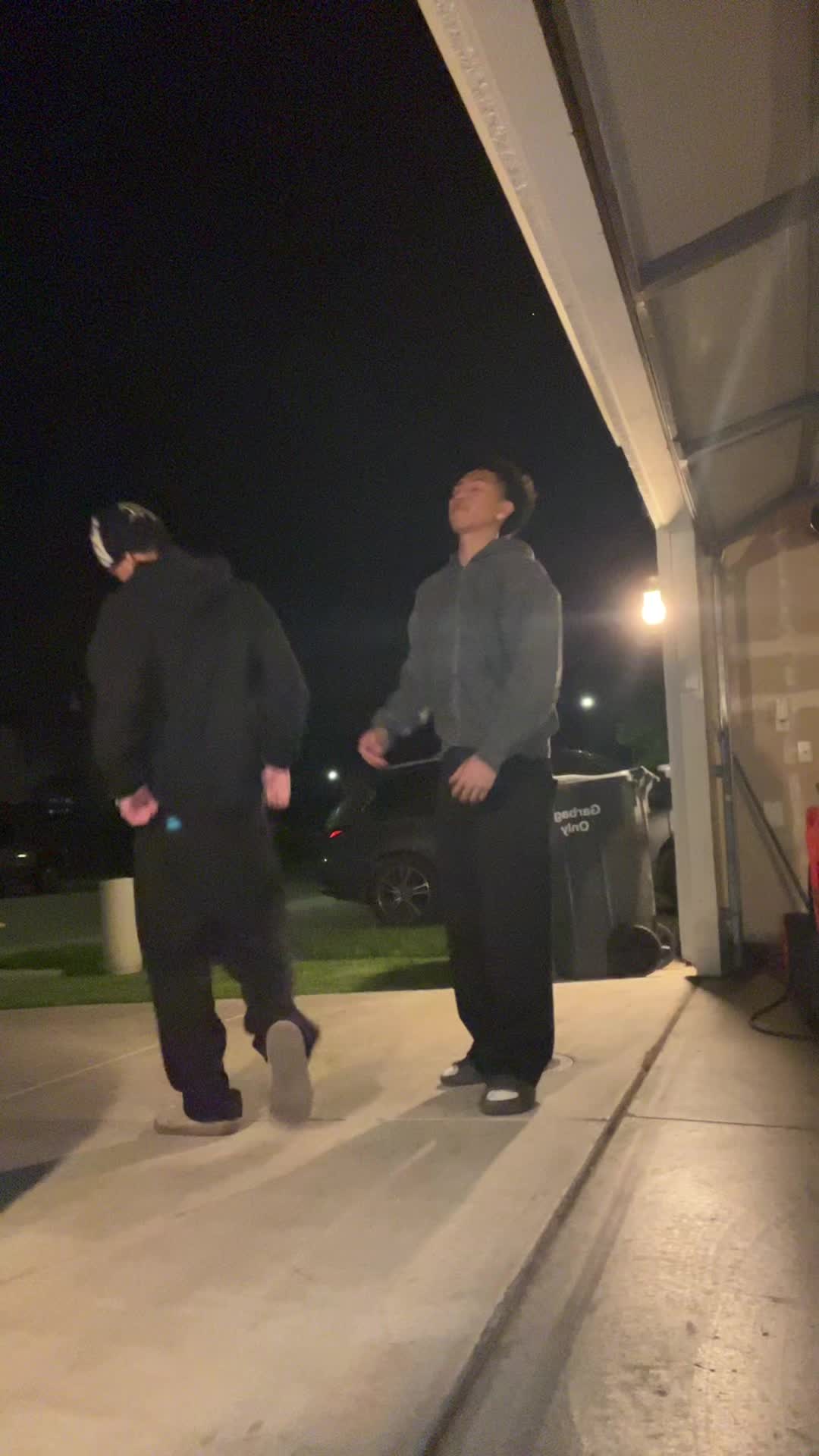 @Mj