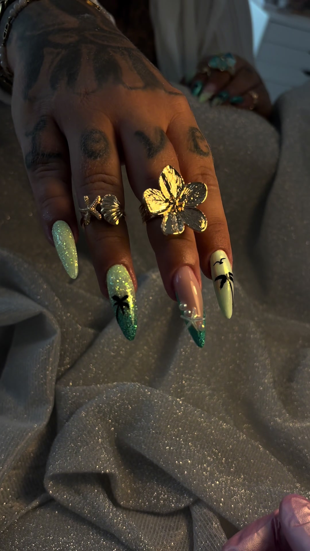 @Nailfreakz by Jen
