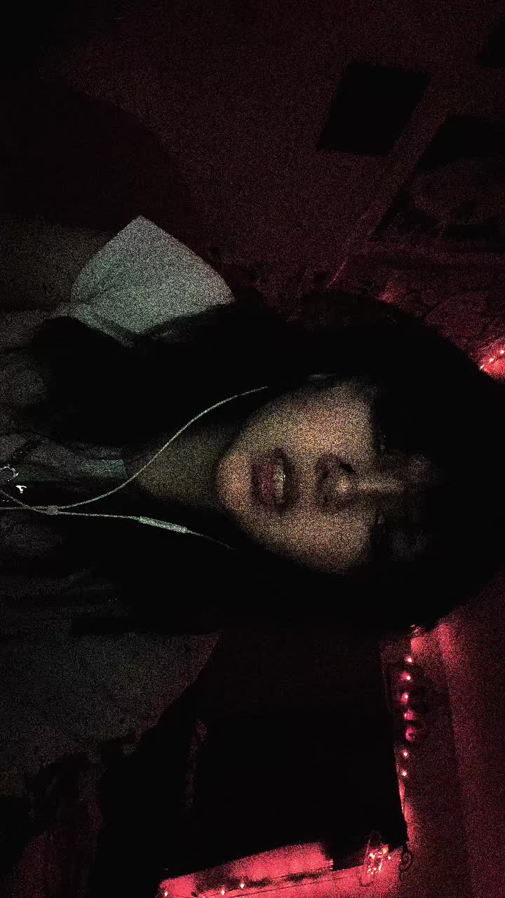 @Luna🤯