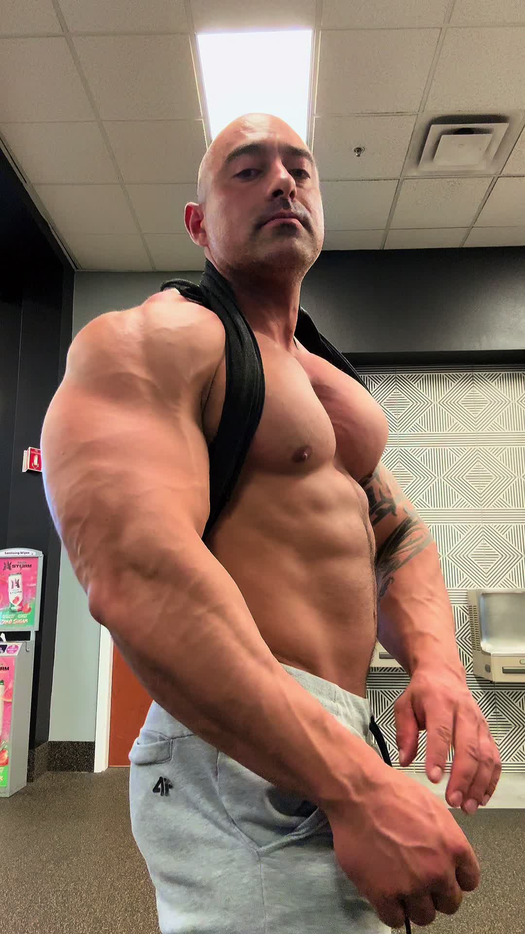 @LRodRB