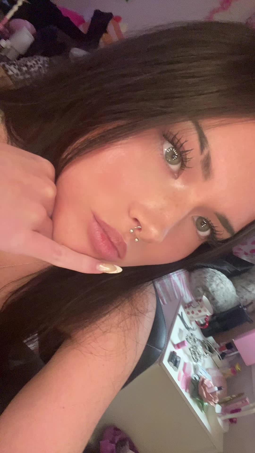 @👻
