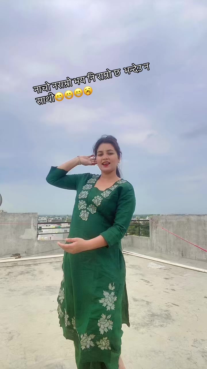@शिवानी 😊smile Queen 😊 👑