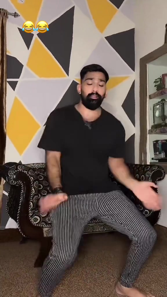 @Husnii_bawa1991