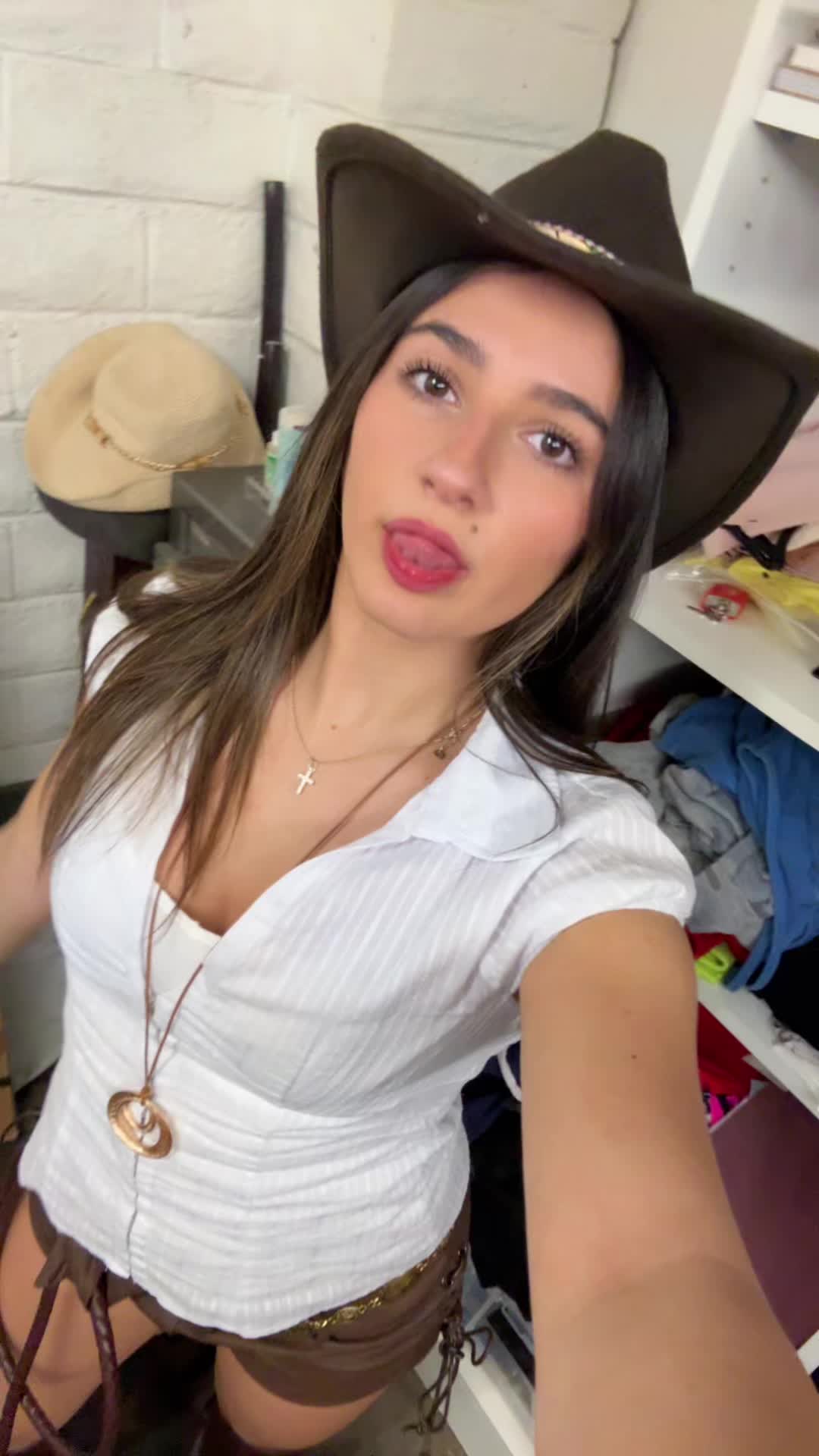 @nicole