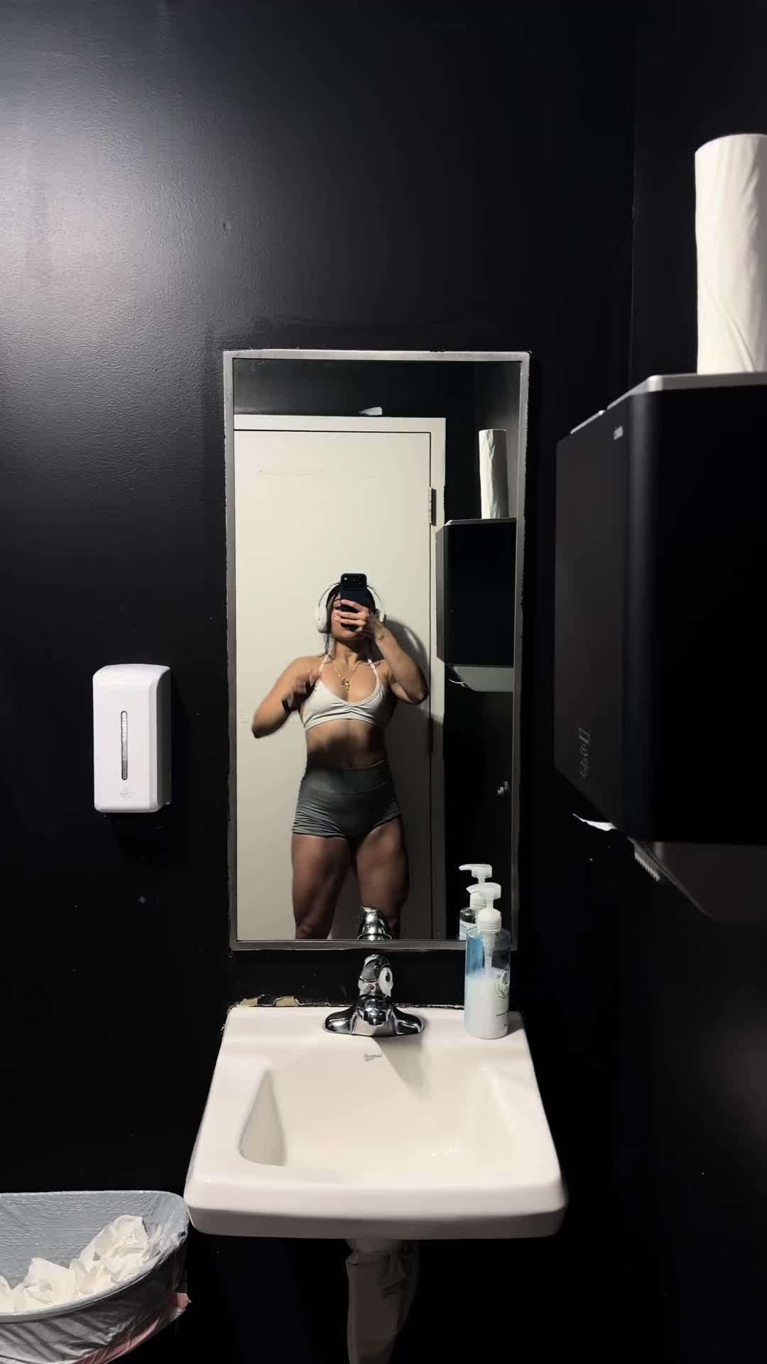 @Helen.