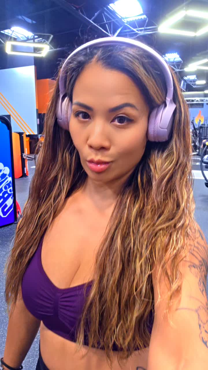 @👑CoachQueenVeeFit🇺🇲🇵🇭♐️🔥