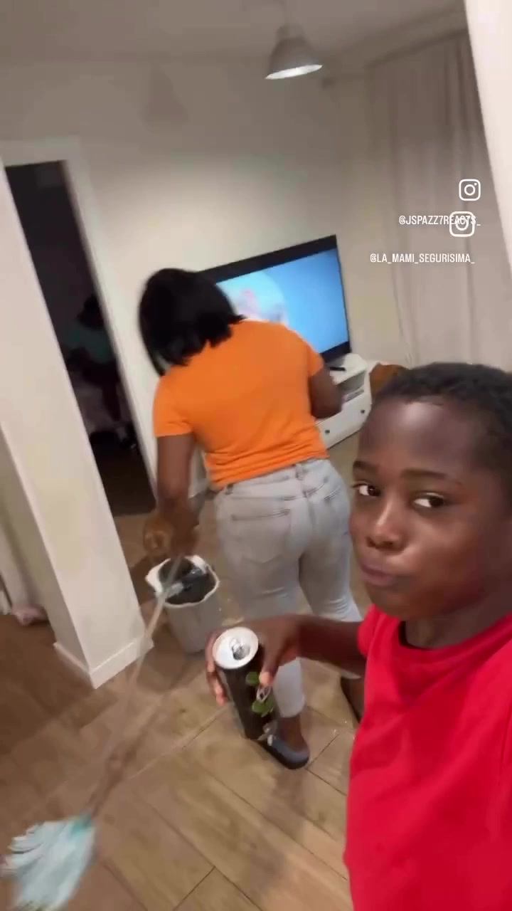 @Spazzzzzzz reacts