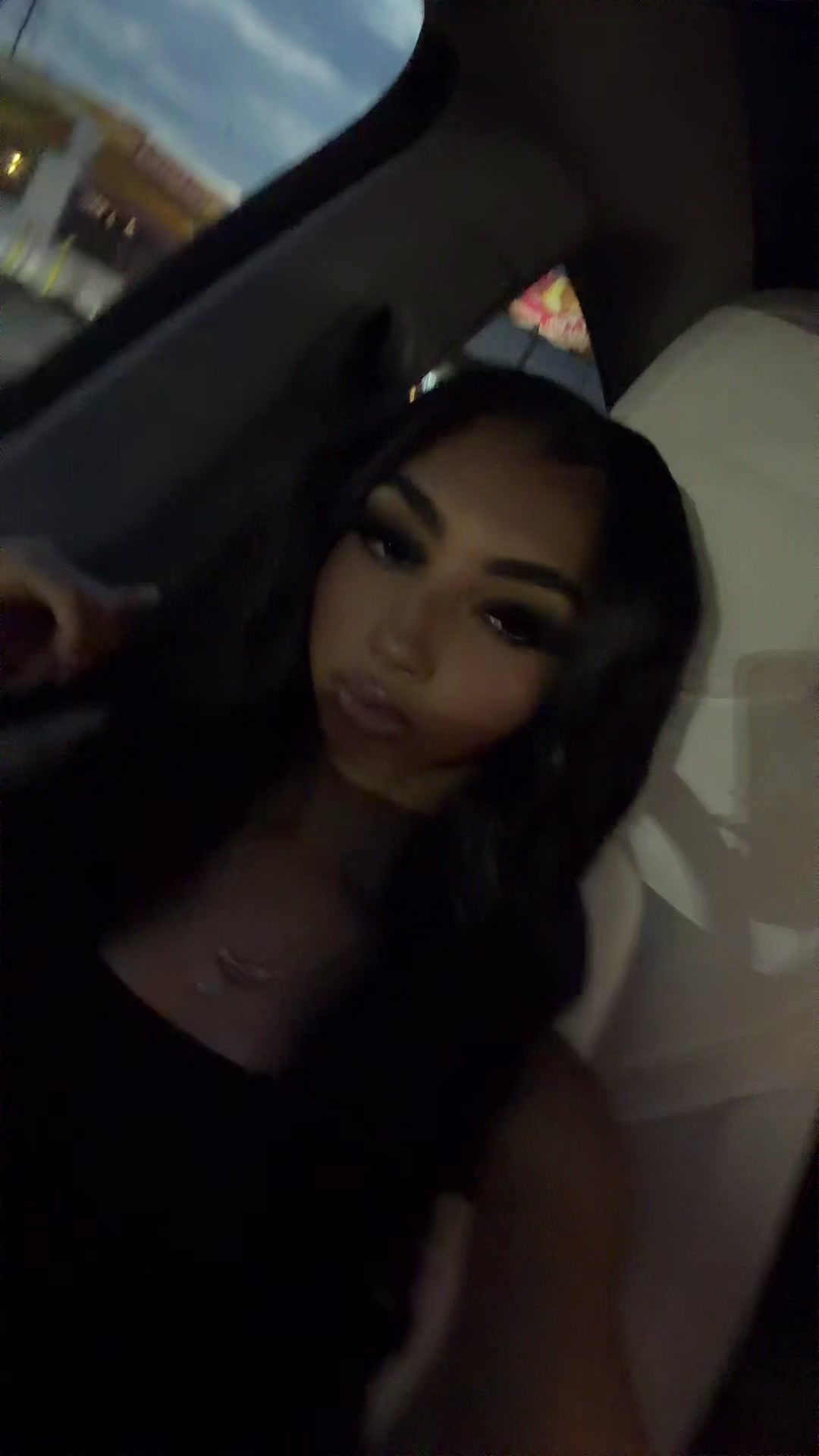 @lolaleilanii