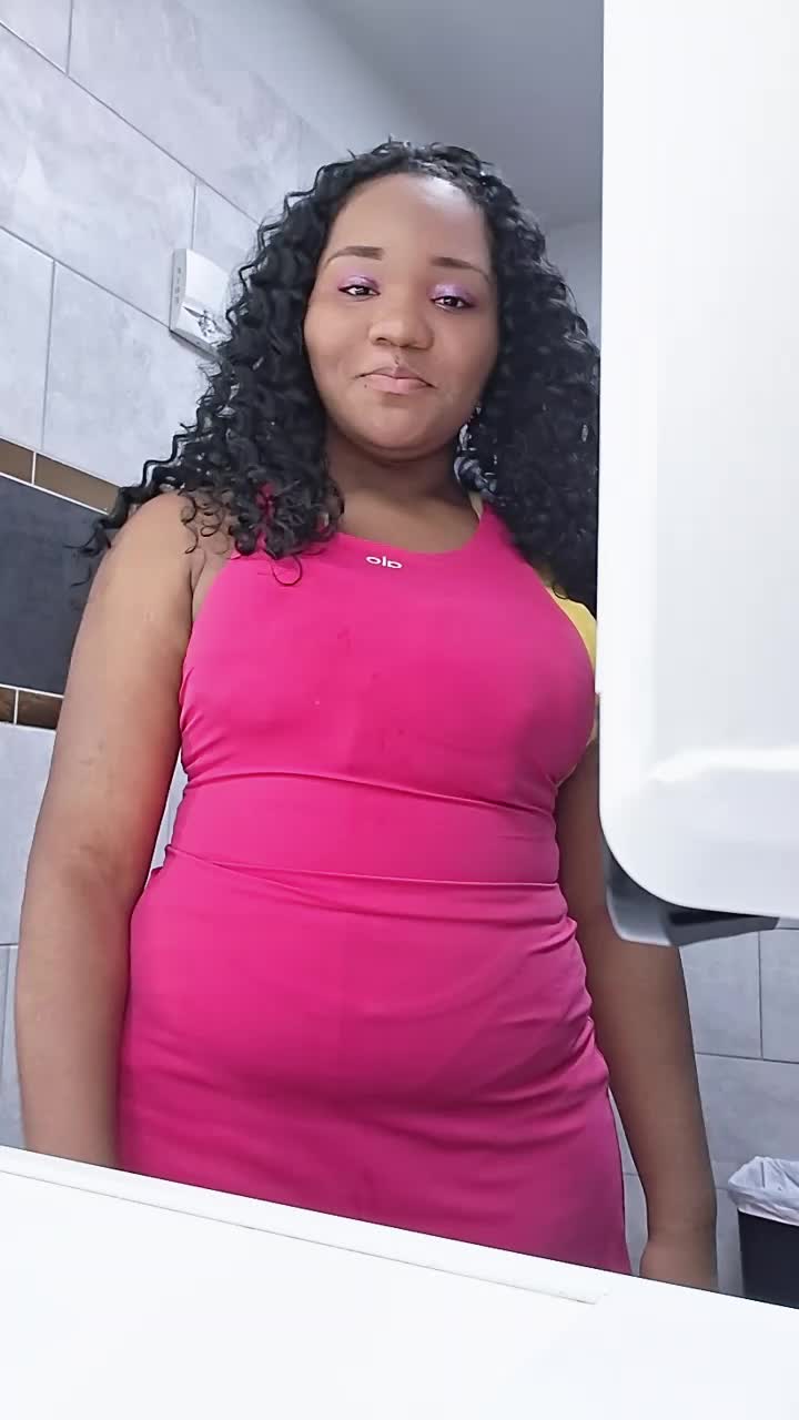 @biggest popular influencer red