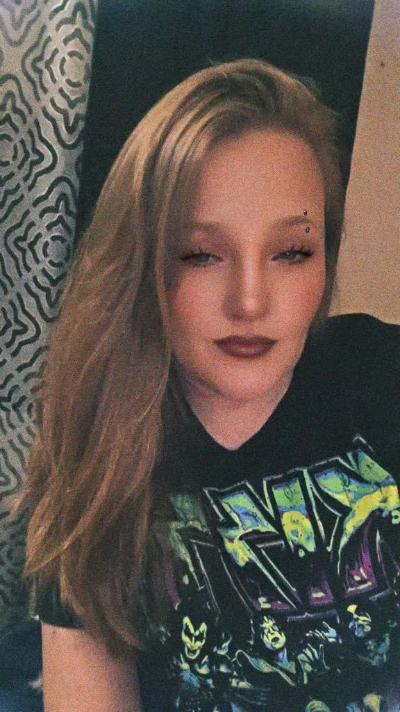 @Sarah🦇 🧛♀️