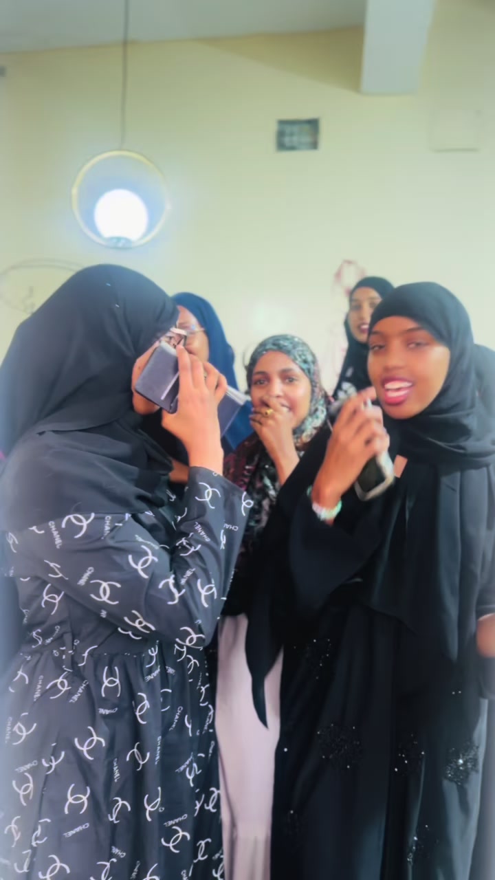 @Fadumo Riyaad