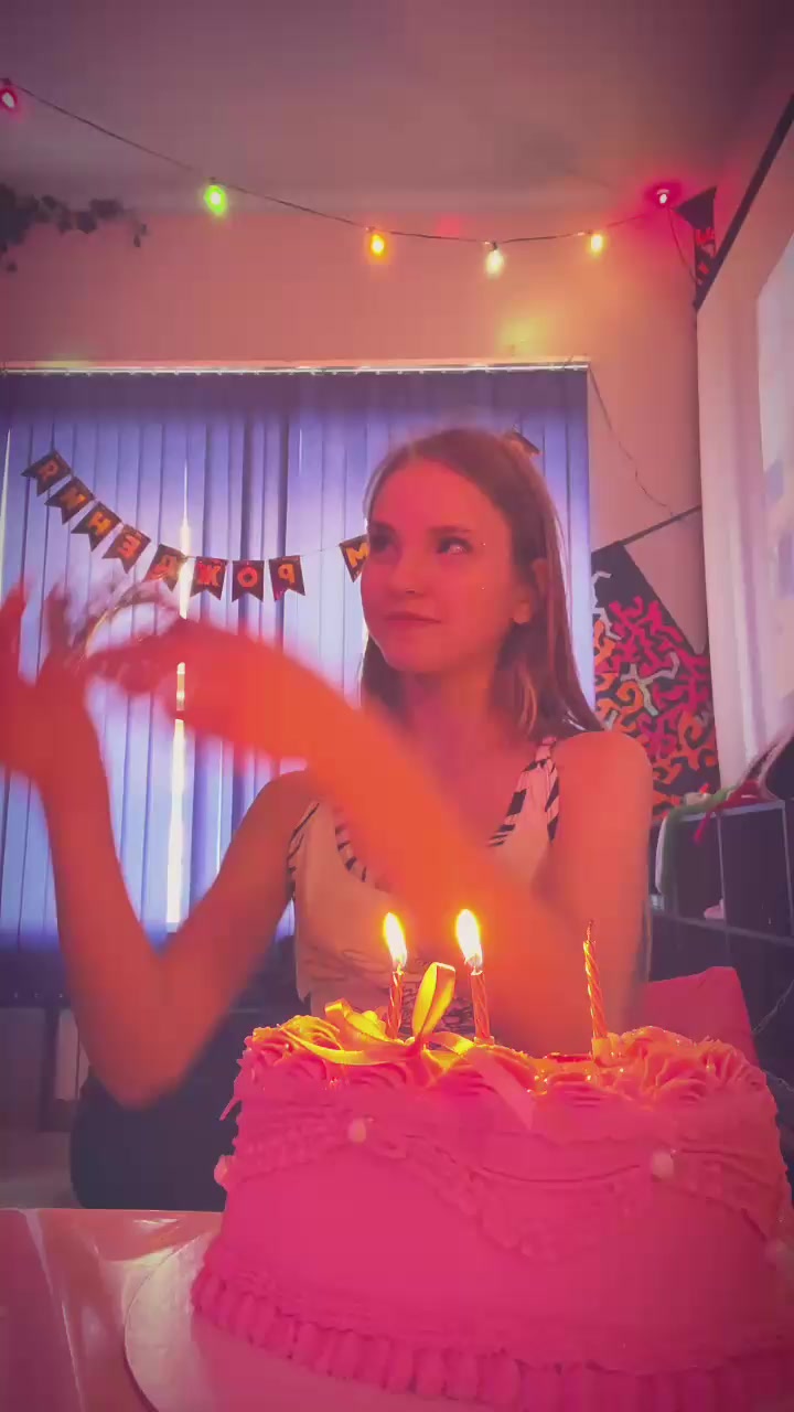 @Блондинистая брюнетка💝