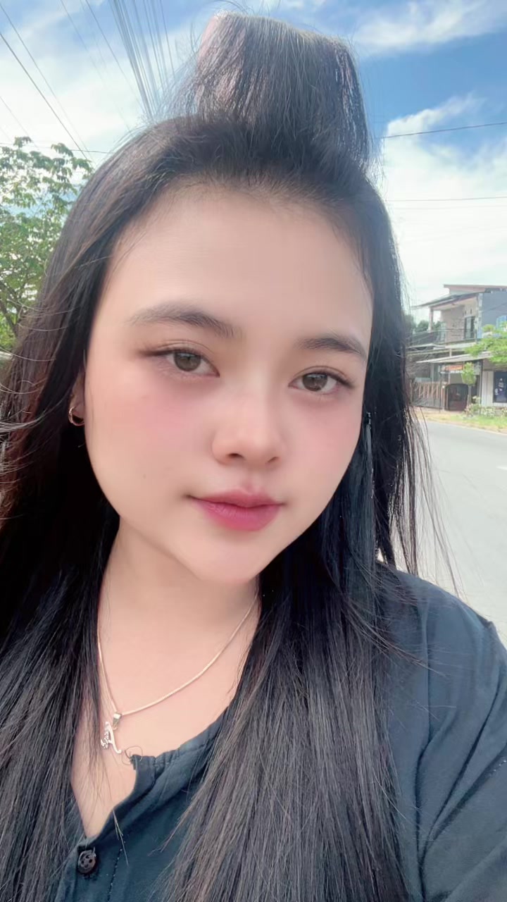 @Anggunamelya27