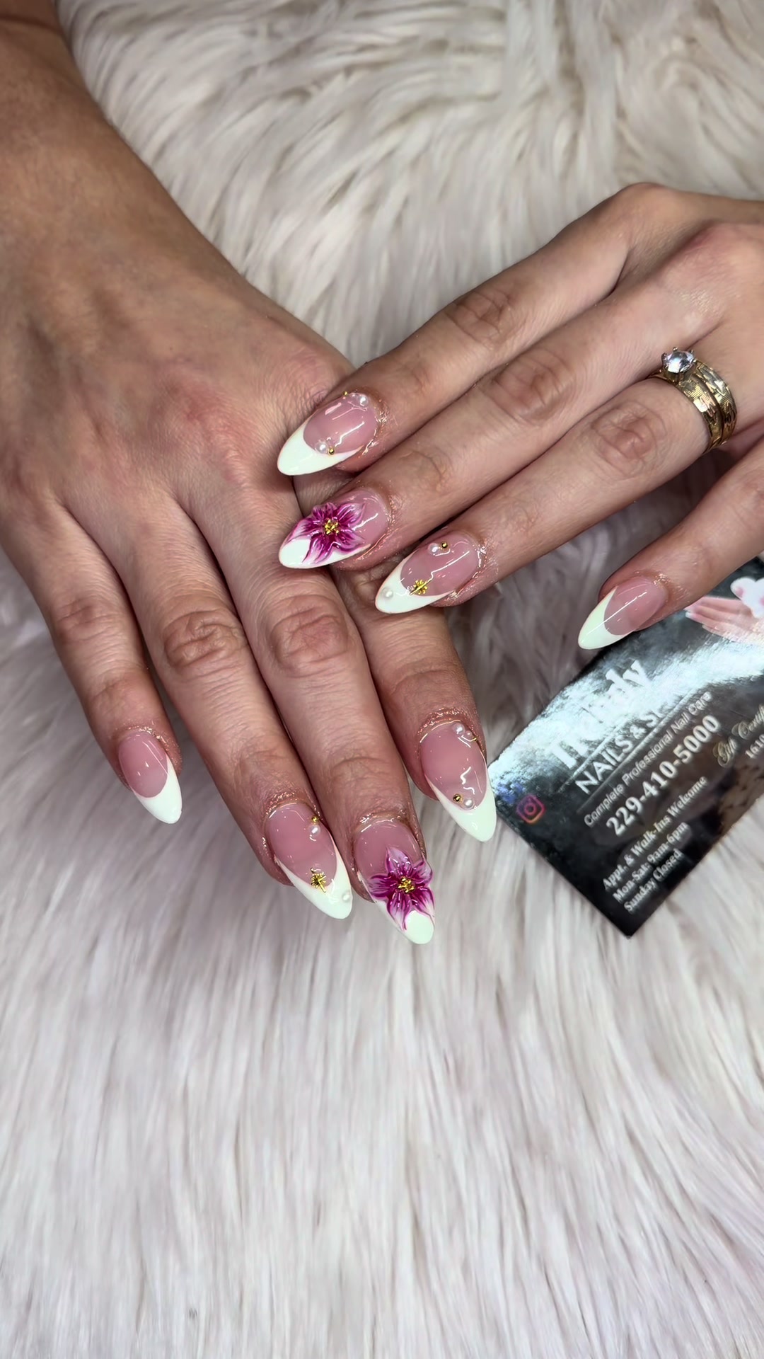 @Trendy Nails & Spa