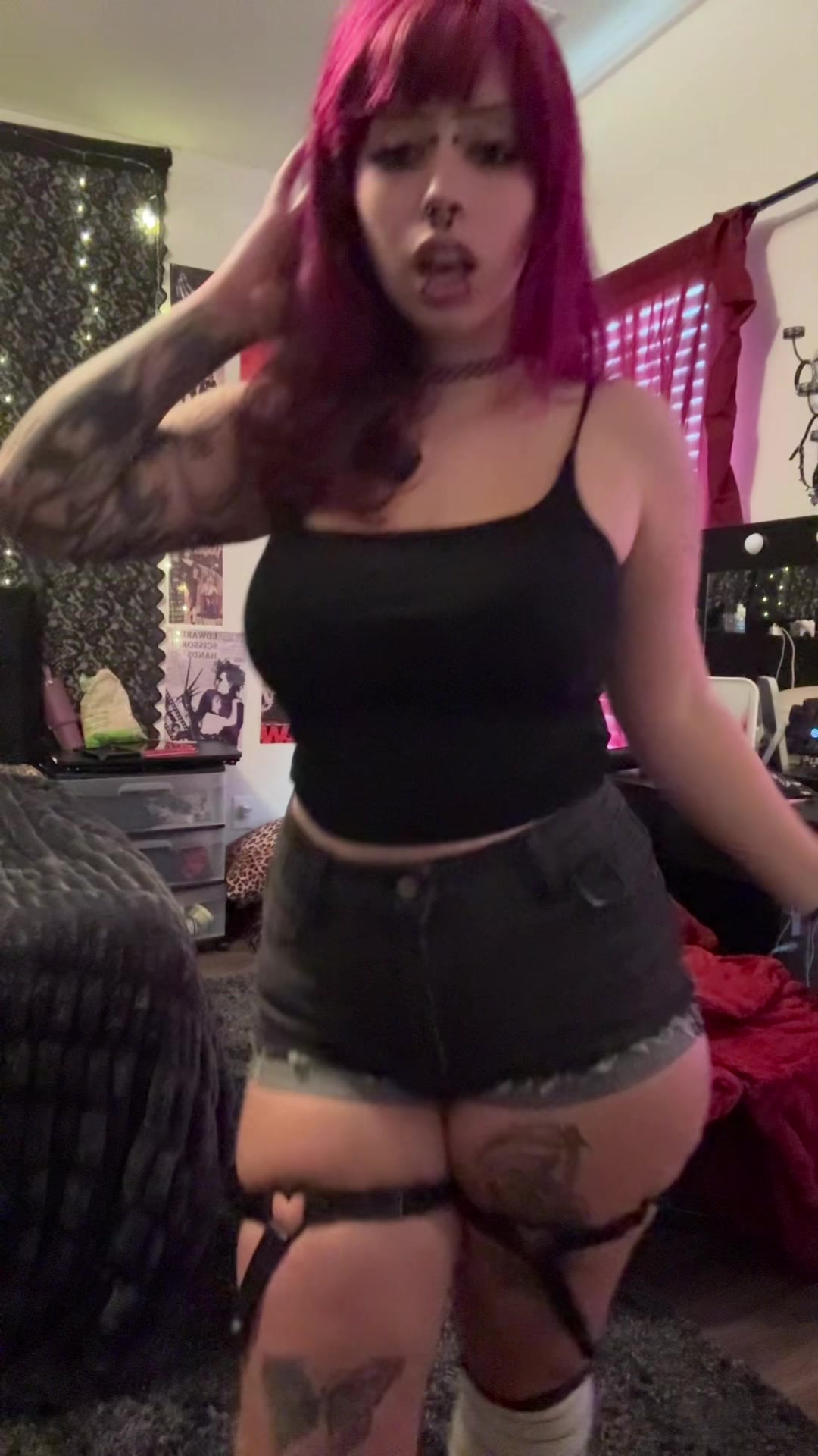 @JaneSpookyHot