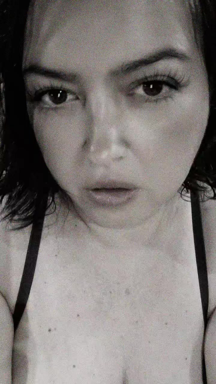 @lingerysexychic2