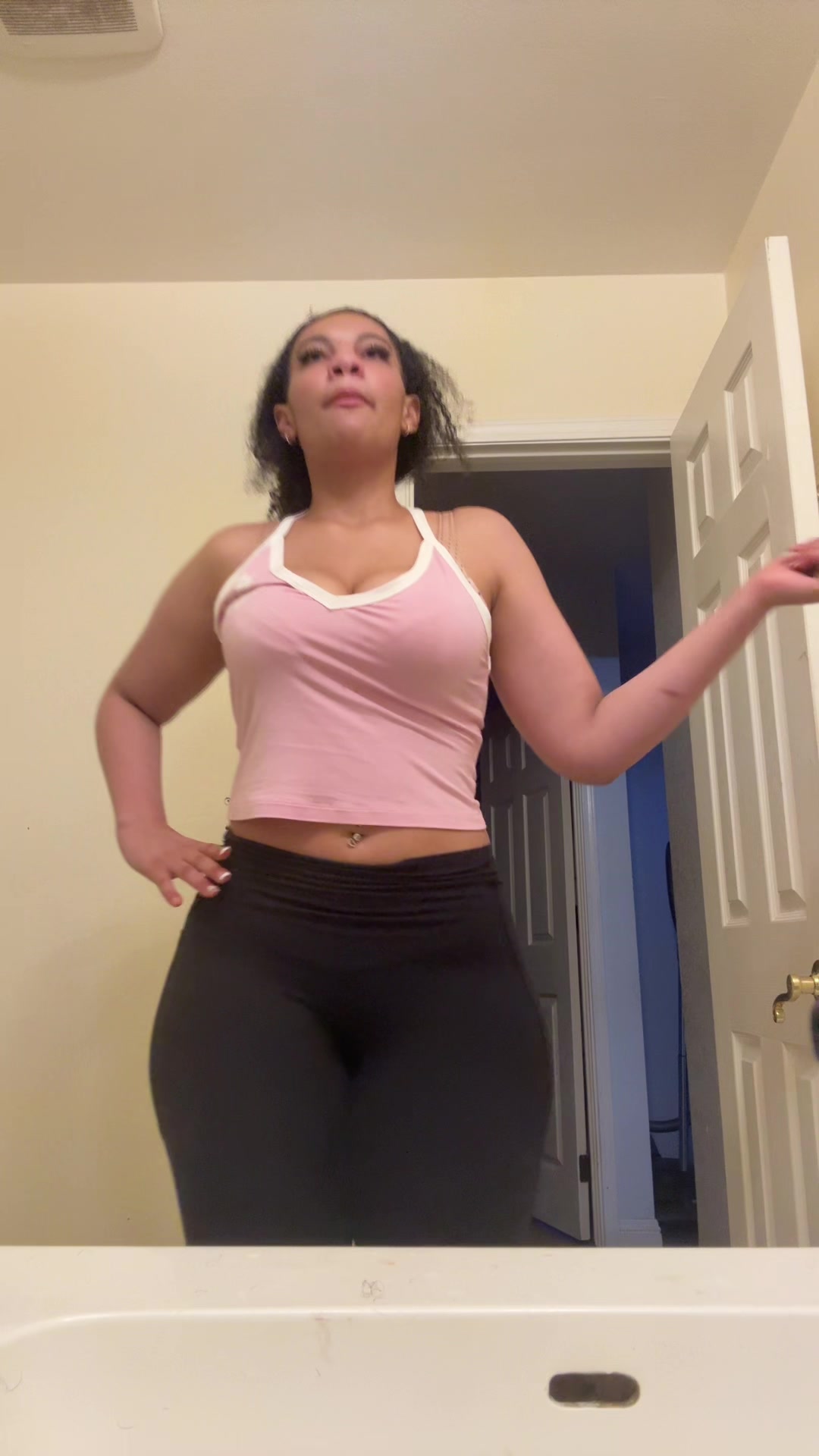 @𝒟𝑜𝓃𝓎𝒶💋