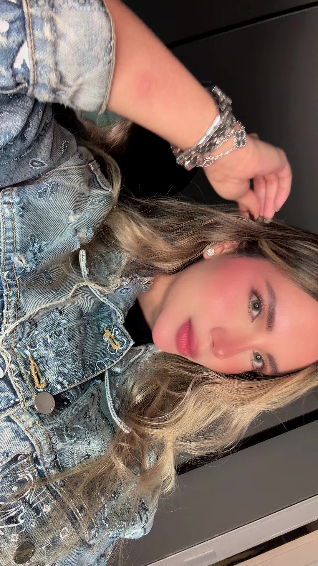 @Loreana Reyes 🦋