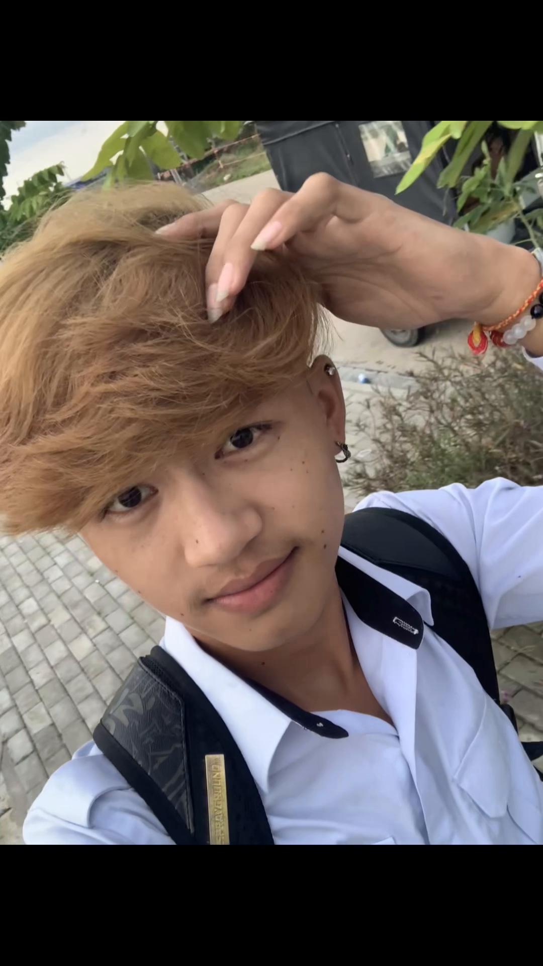 @ប្រដាប់ស្រឡាញ់🤨