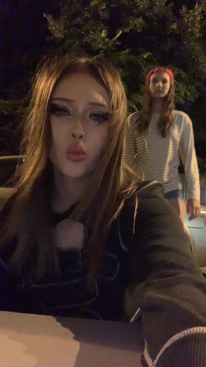 @🦄