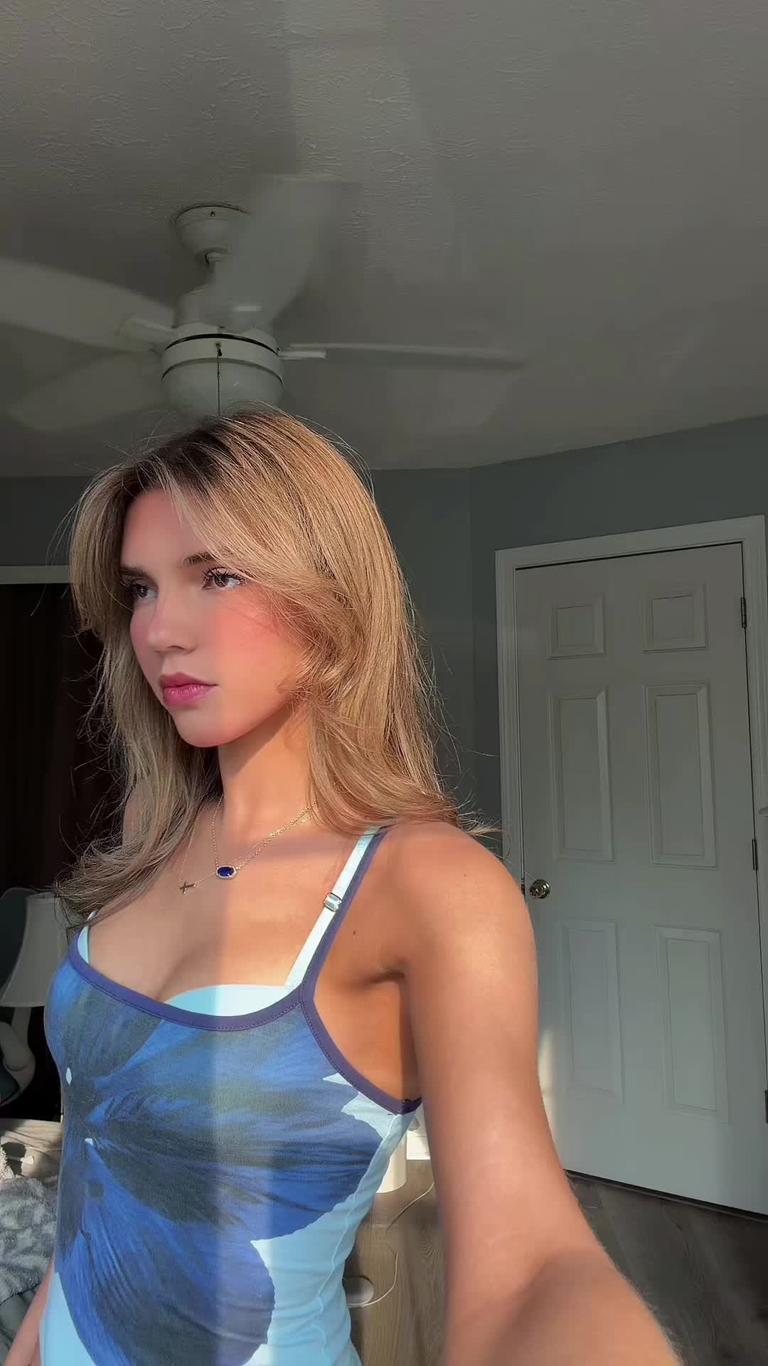 @Abs✮⋆˙