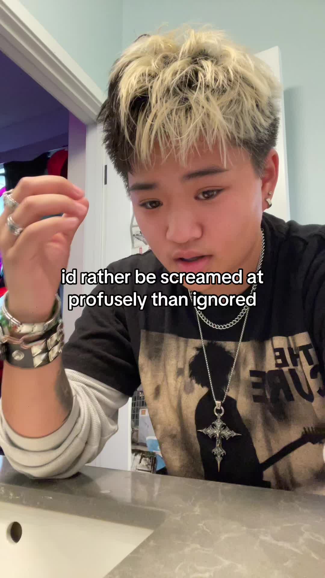 @♱