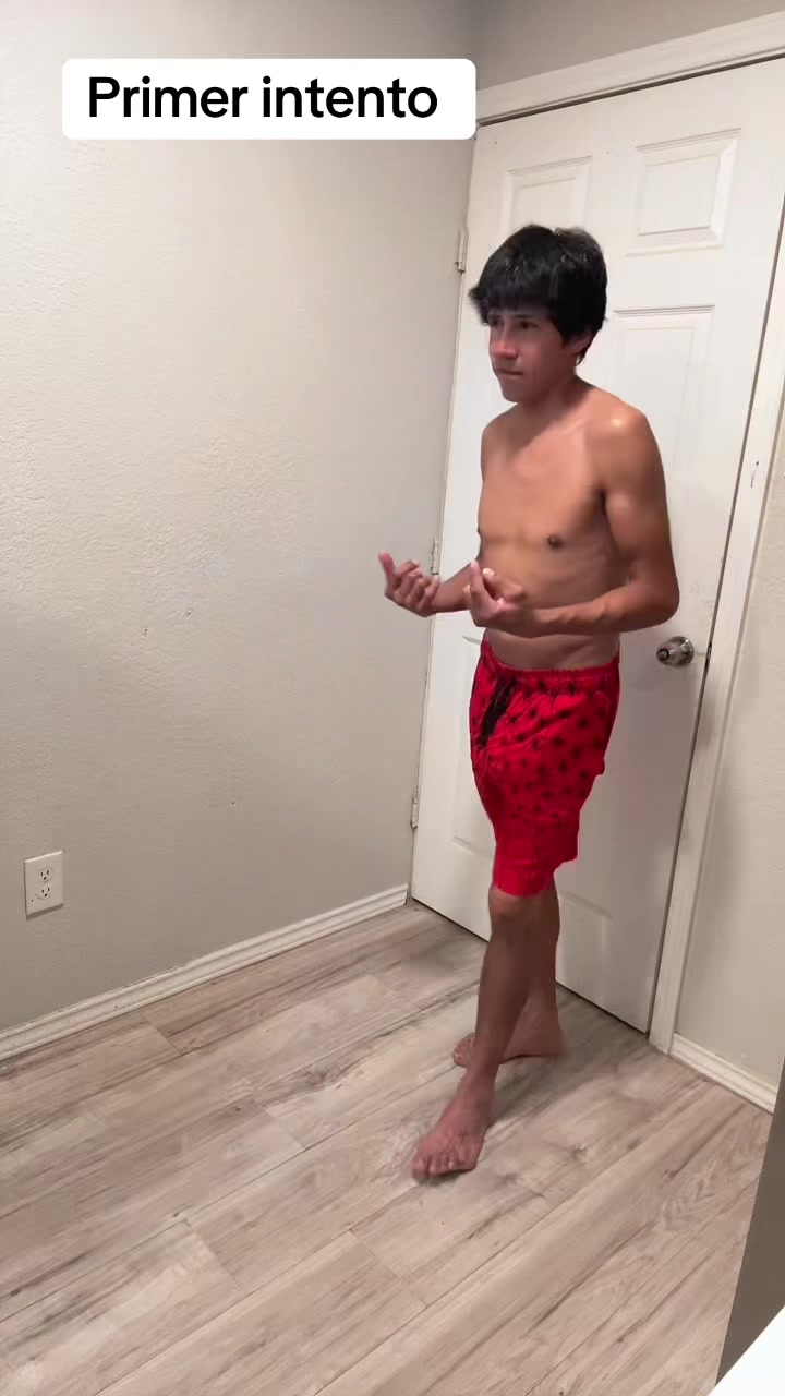 @lalalopez