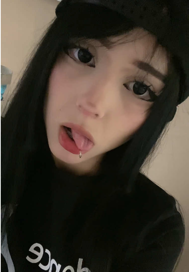 @Eternal (•﹏•;)