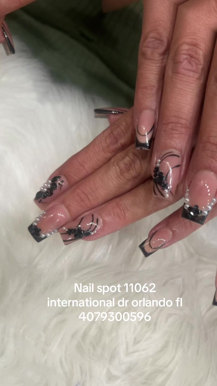 @katenailspot