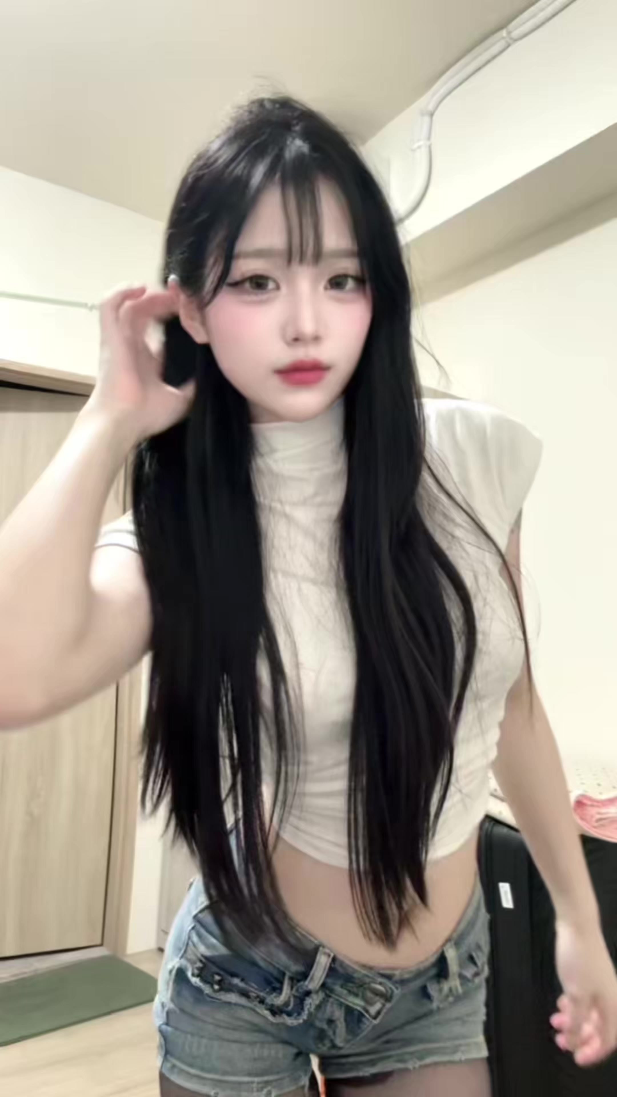 @亦