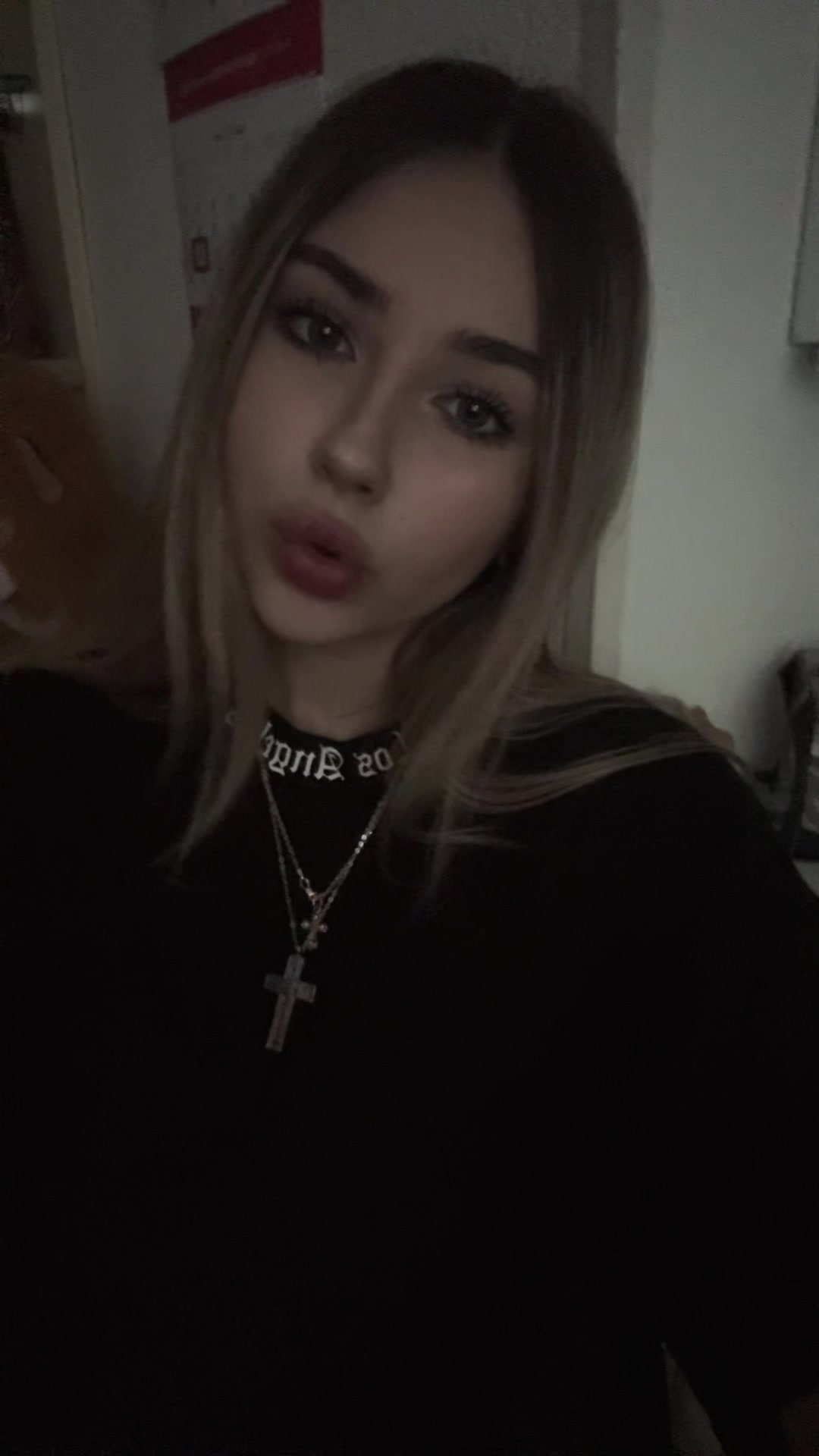 @бледная